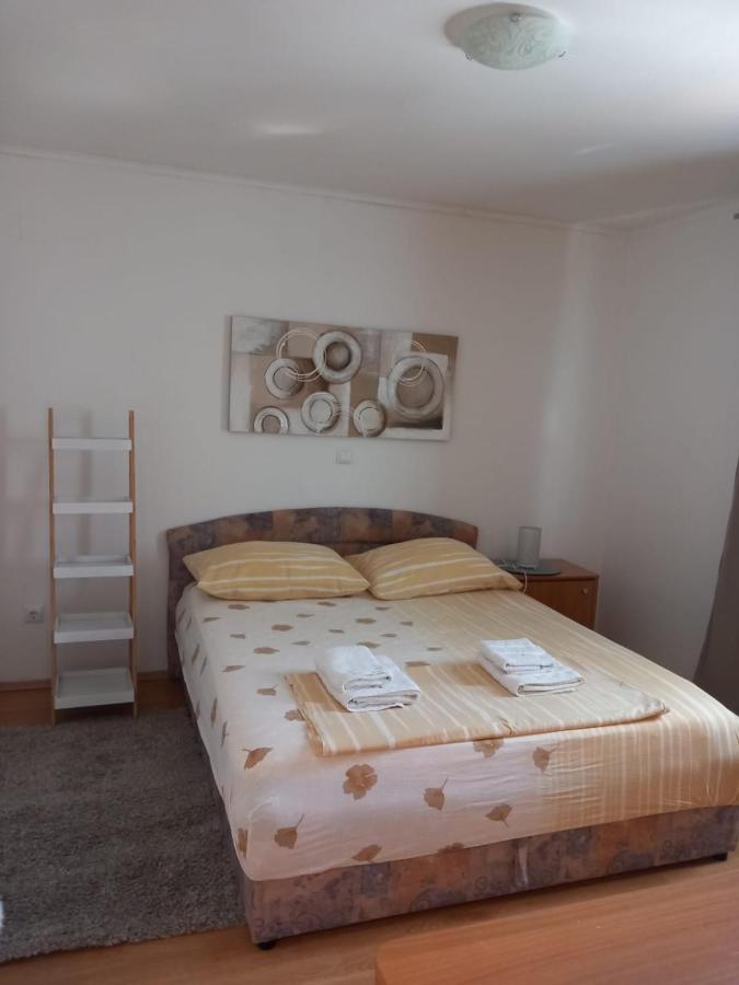 Apartman Nika Ražanac Eksteriør billede